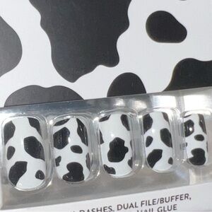 🐄 Red Aspen Nail Dashes – “Holy Cow, Carmen!” – NEW in Box 🐄